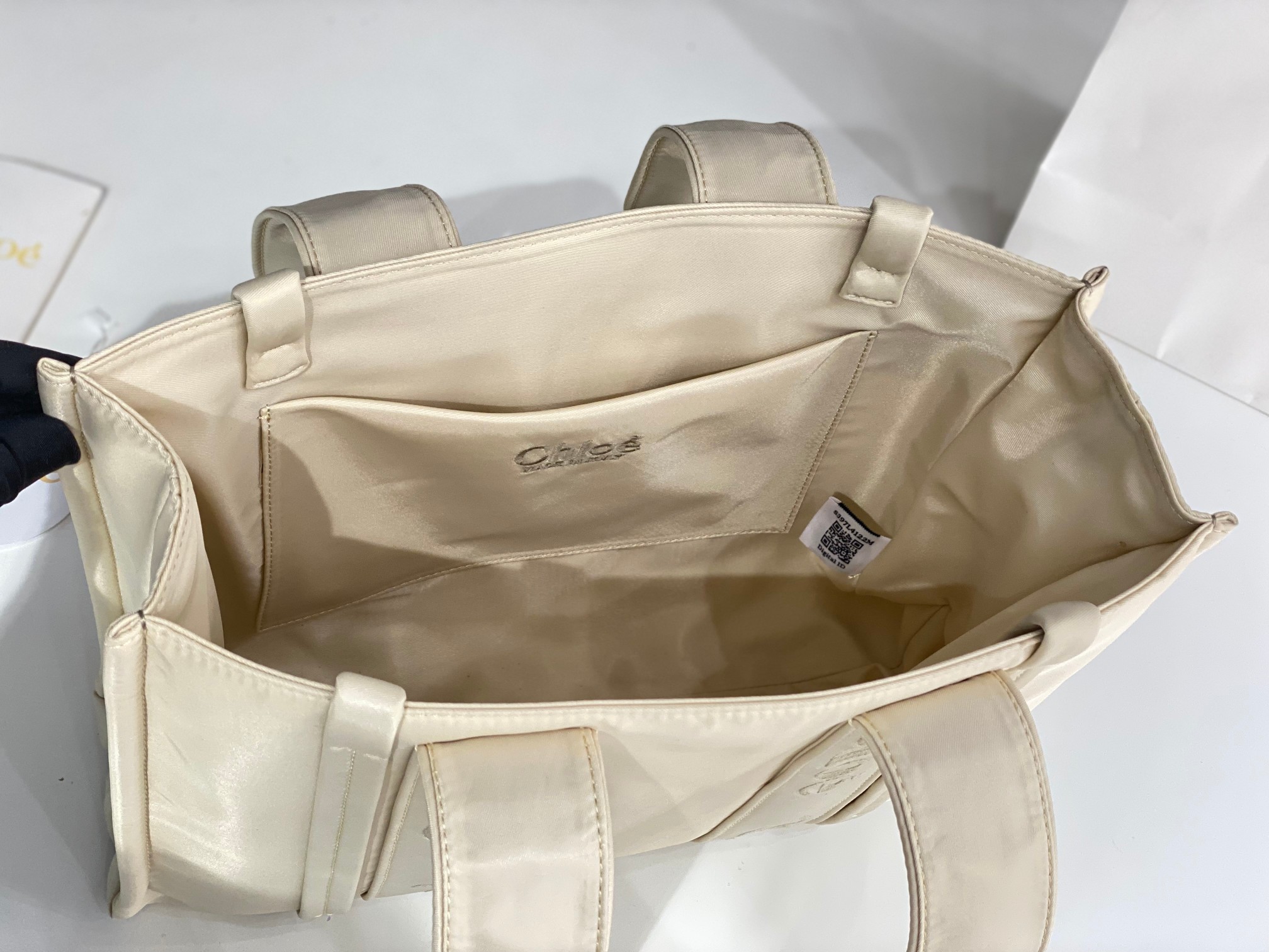 Chloe Medium Woody Tote Bag In Linen 